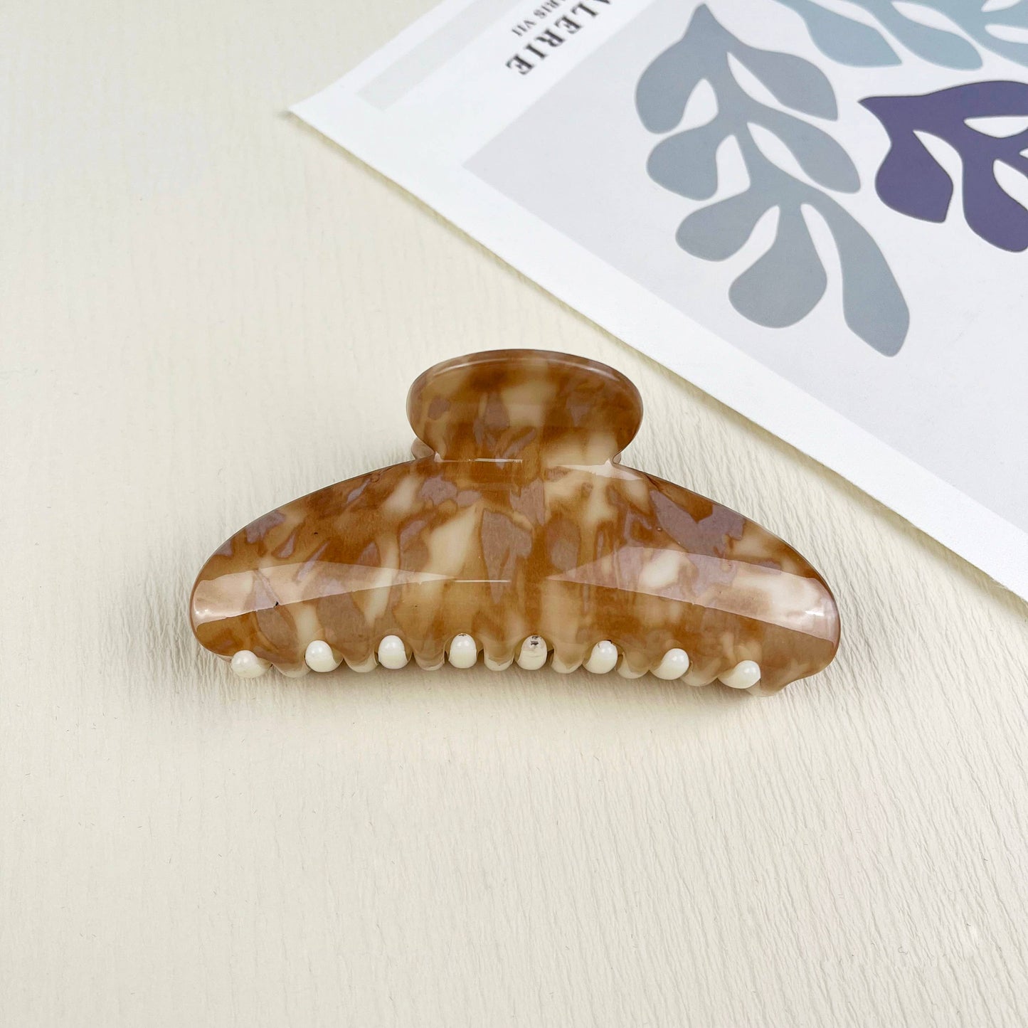 Marble Luxe Clip: Brown